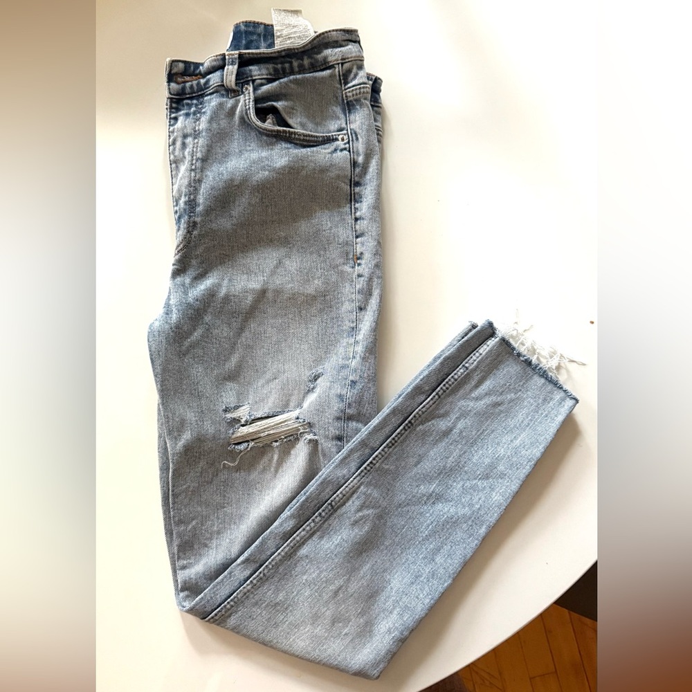 ZARA High-Rise Skinny Jeans Light Wash Distressed Knee Size 6 EU 38